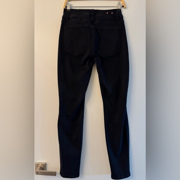 CAbi Woman’s “Cinch Skinny” Black Denim Jeans 3748 Size 6 - Picture 3 of 5